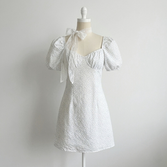 H&M Dresses & Skirts - H&M Divided White Puff-Sleeve Mini Dress With Baby Blue Floral Pattern